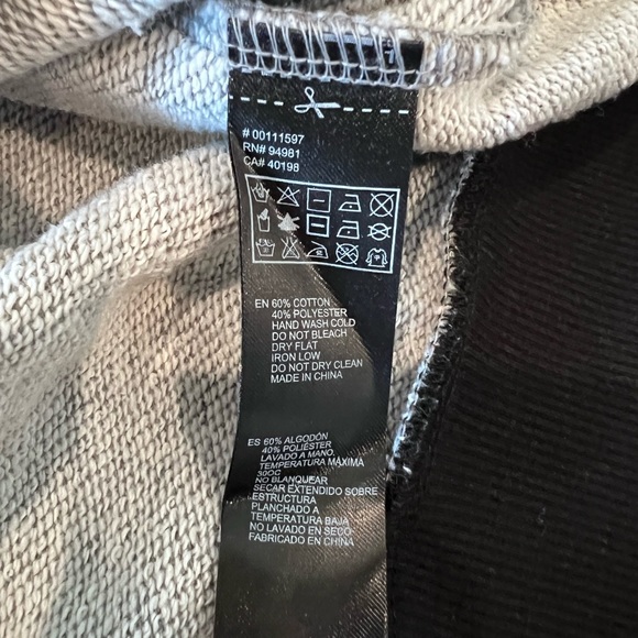 Dinosaur sweatshirt size medium - Picture 7 of 7